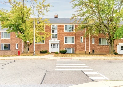 Exterior shot of Nob Hill apartment community nobhill_6_v2